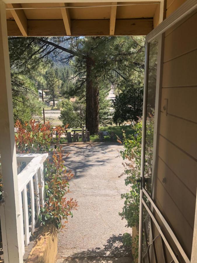 Mountain View Cabins Wrightwood Exterior photo
