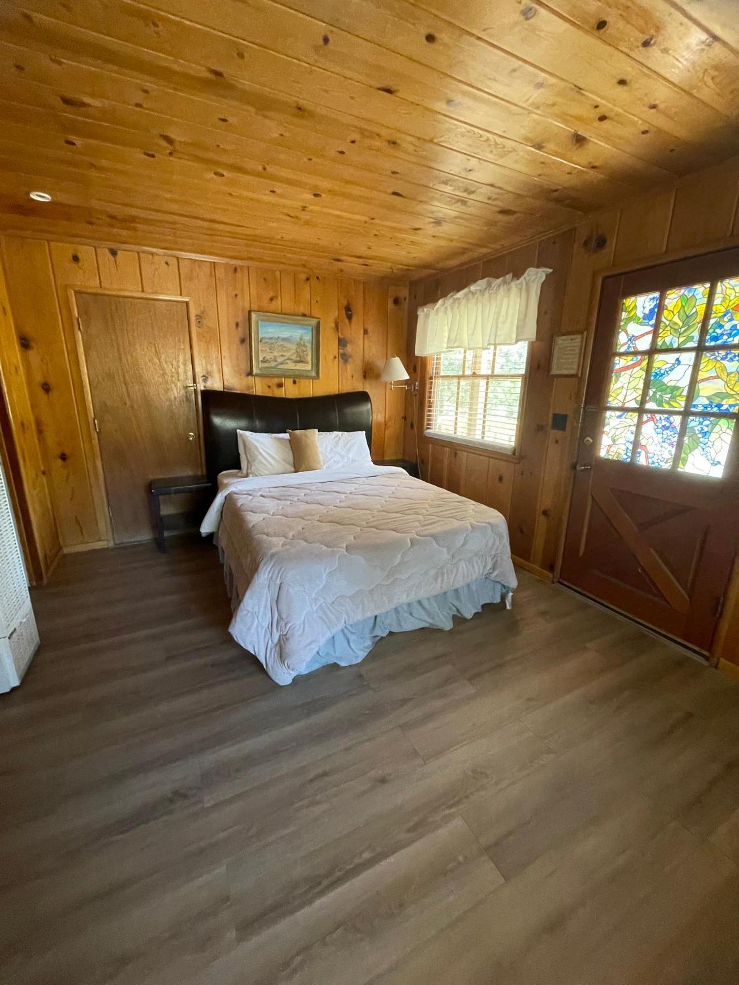 Mountain View Cabins Wrightwood Exterior photo